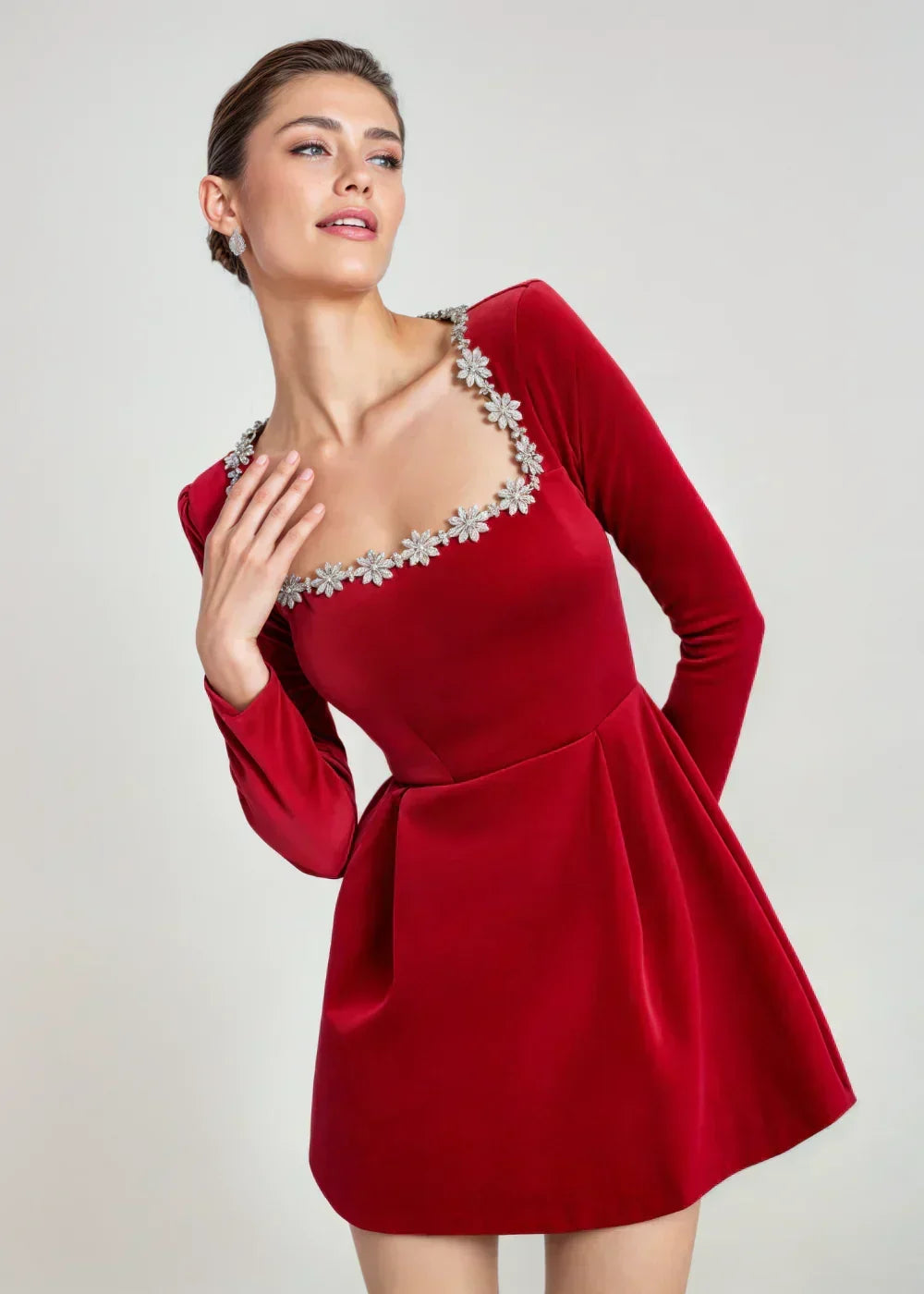 Luisa | Samt-Minikleid mit Blumenapplikationen