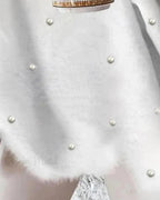 Helge | Strickpullover mit V-Ausschnitt und Perlendetails