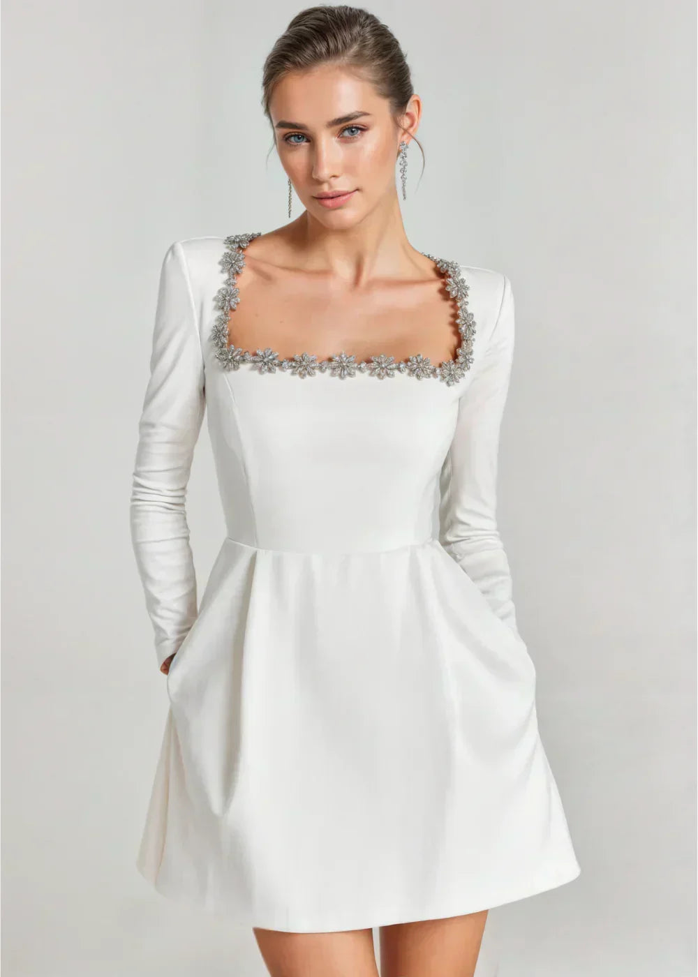 Luisa | Samt-Minikleid mit Blumenapplikationen