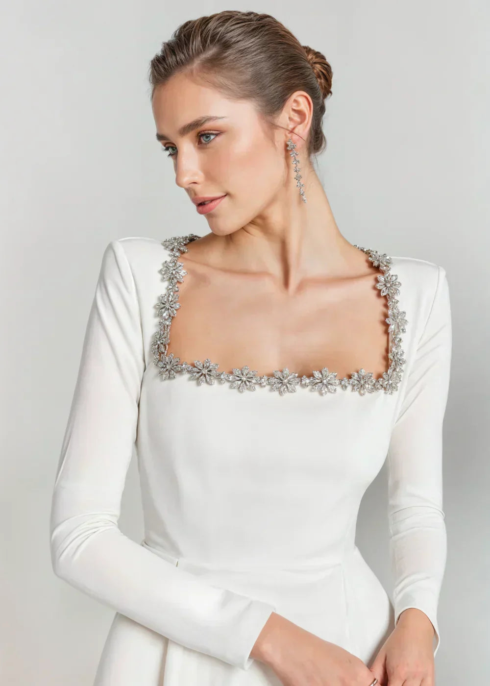 Luisa | Samt-Minikleid mit Blumenapplikationen