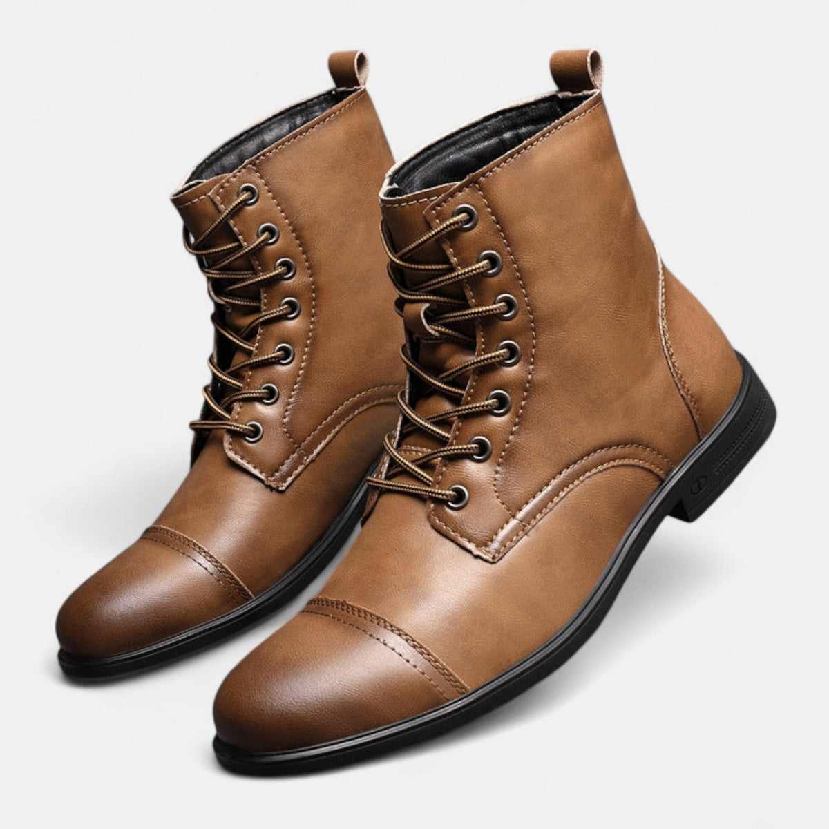 Stilvolle Herrenstiefel aus hochwertigem Kunstleder