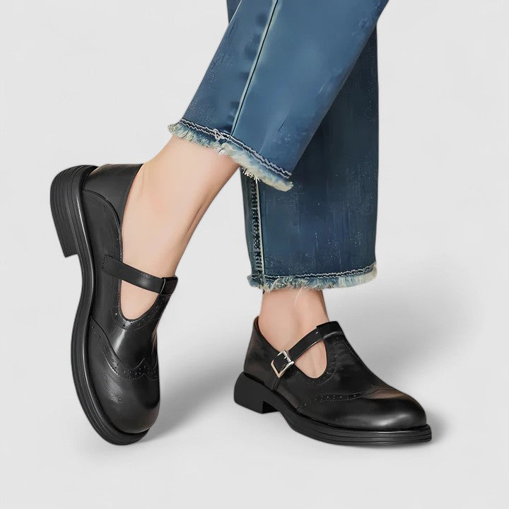Ilvy | Flache Richelieu-Schuhe mit Schnallenriemen