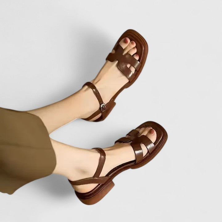 Vera | Elegante flache Sandale für Damen
