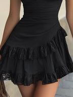 Silje | Minikleid aus Spitze mit V-Ausschnitt und Rüschensaum