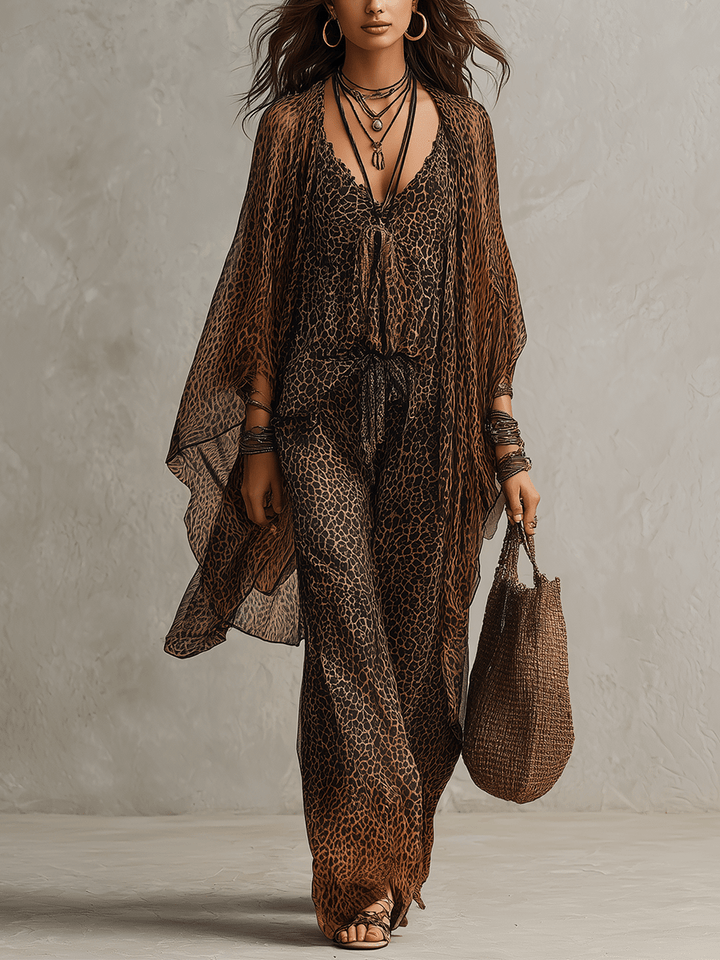 Xenia | Fließendes Dreiteiler-Set mit Leo-Print im Boho-Stil
