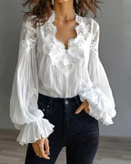 Melina | Bluse mit Spitzenbesatz an Ausschnitt und Schultern