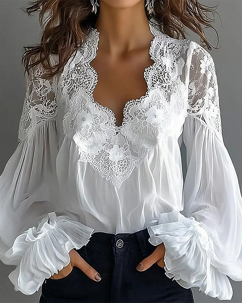 Melina | Bluse mit Spitzenbesatz an Ausschnitt und Schultern