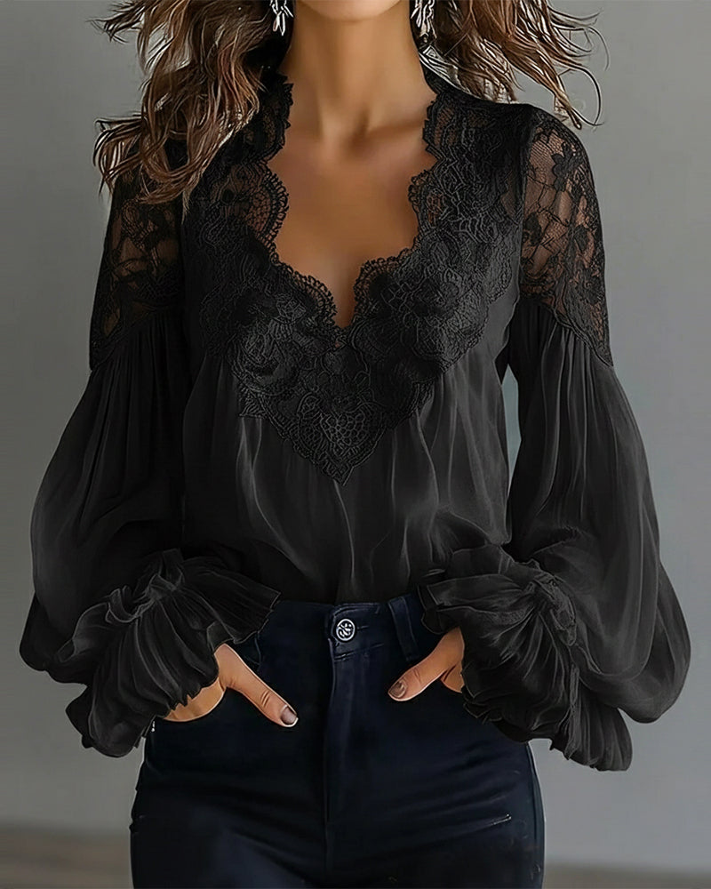 Melina | Bluse mit Spitzenbesatz an Ausschnitt und Schultern