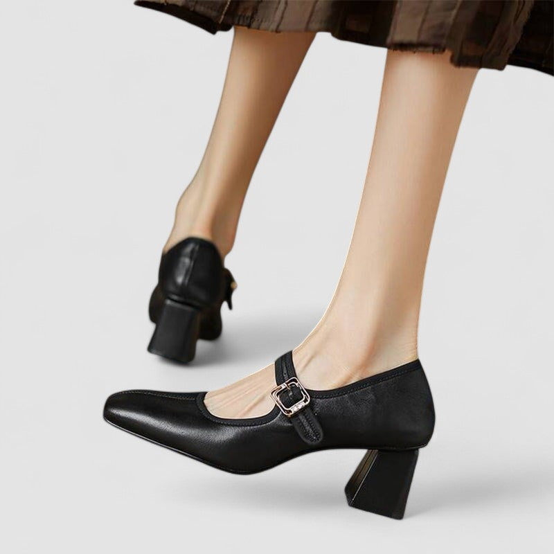 Traudl | Riemenschuhe mit Absatz