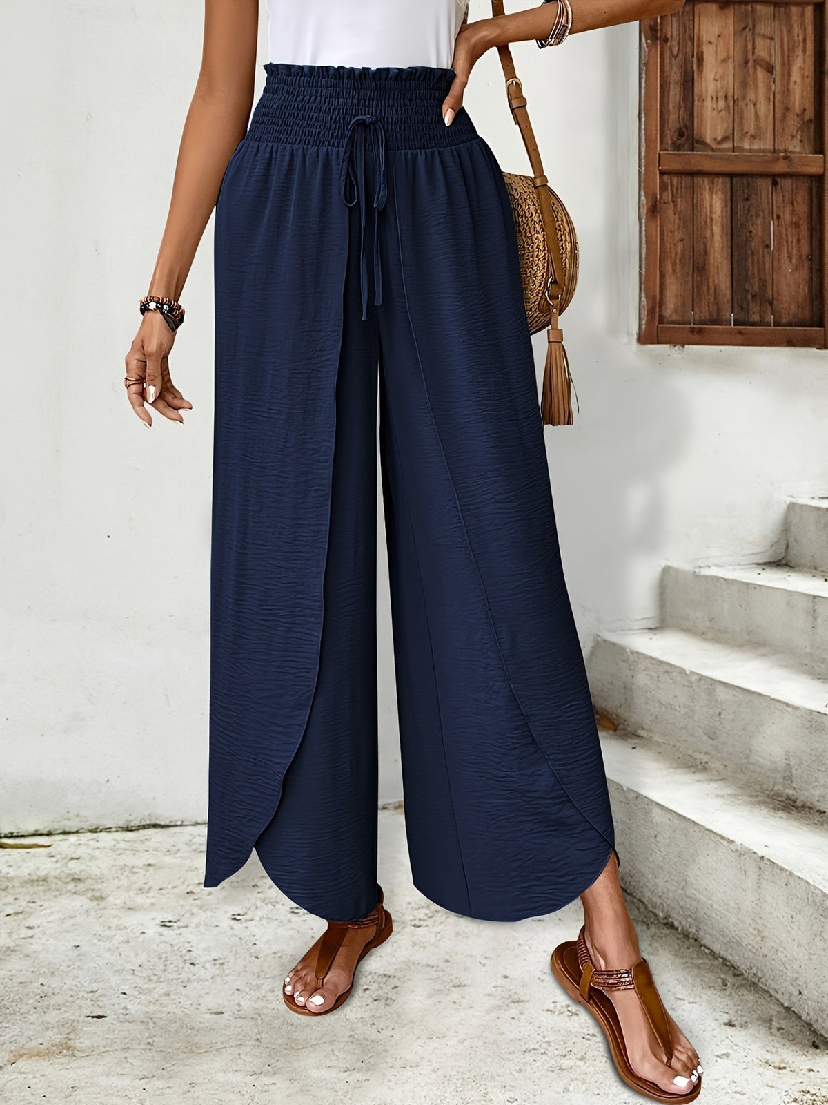 Rieke | Luftige Sommerhose mit Smok-Taille und Schlitzsaum