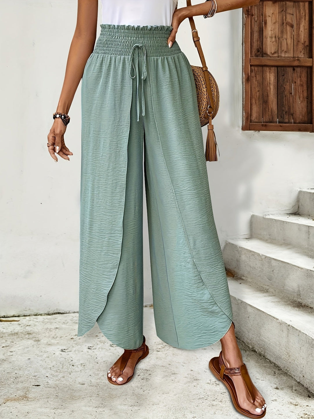 Rieke | Luftige Sommerhose mit Smok-Taille und Schlitzsaum