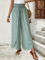 Rieke | Luftige Sommerhose mit Smok-Taille und Schlitzsaum
