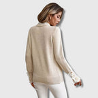 Birthe | Strickpullover mit Spitzenbesatz und Knopfdetail