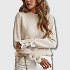 Birthe | Strickpullover mit Spitzenbesatz und Knopfdetail